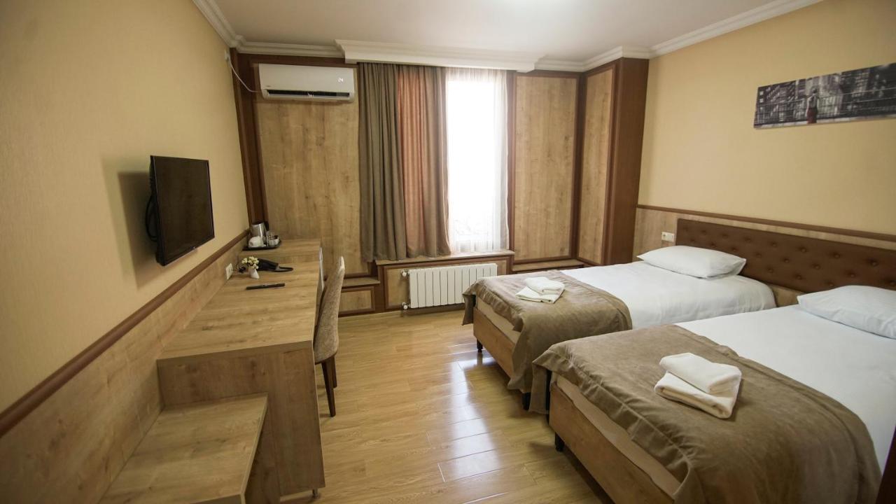 Hotel Juralius Tiflis Exterior foto
