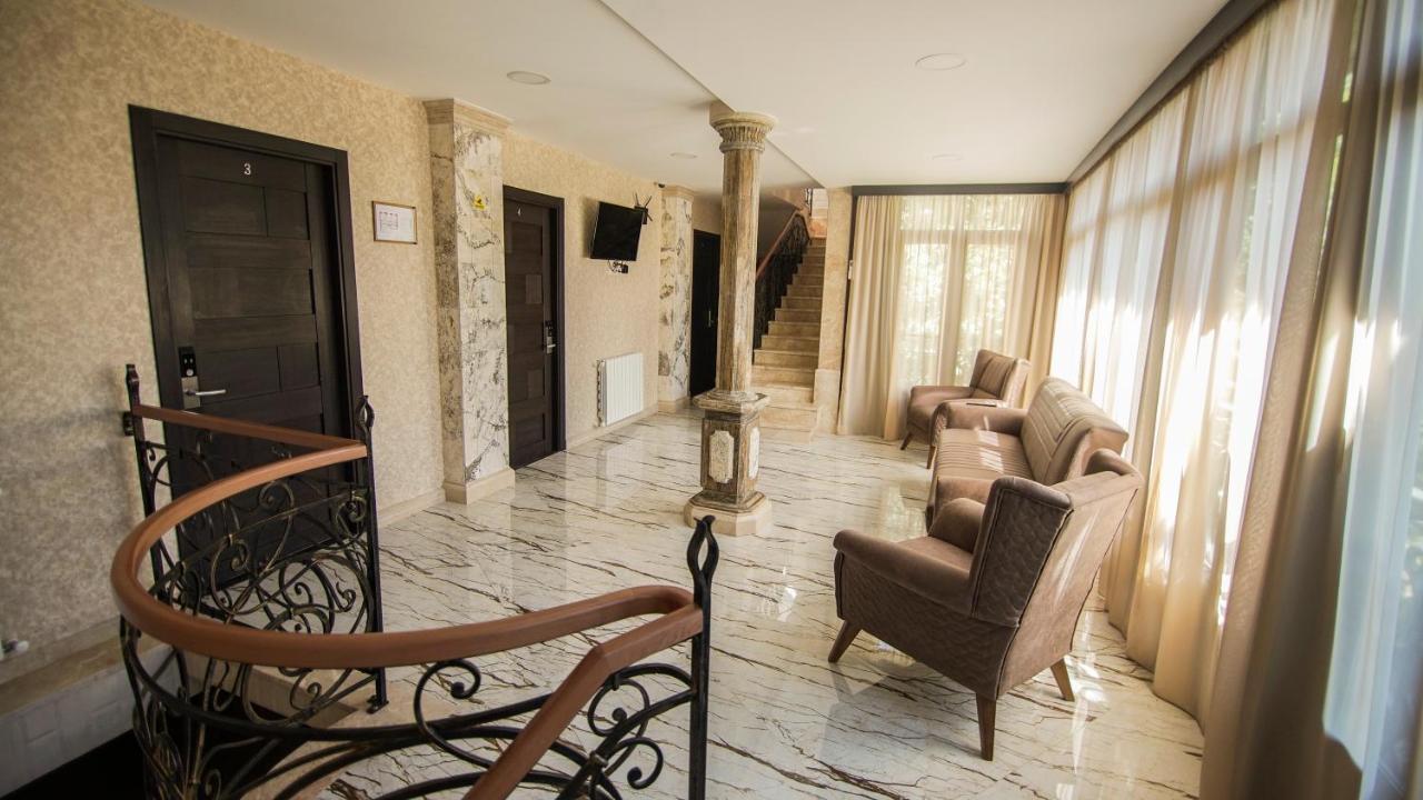 Hotel Juralius Tiflis Exterior foto