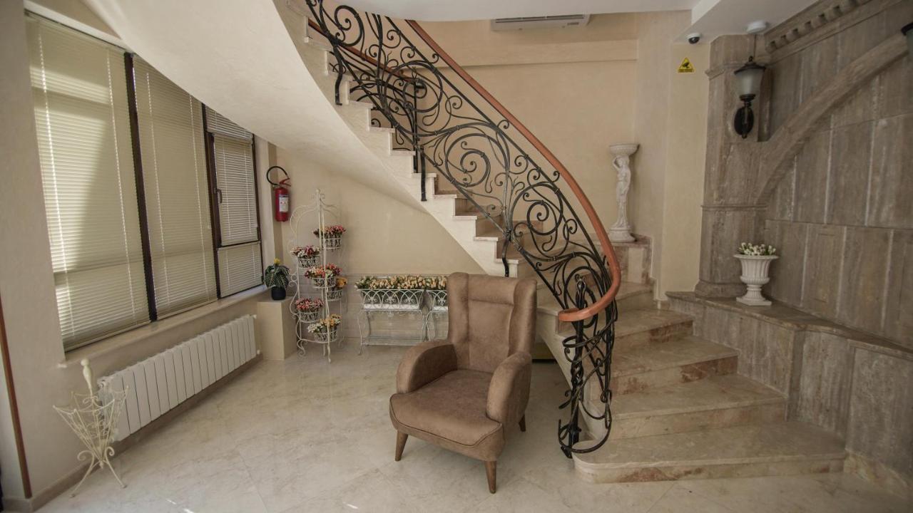 Hotel Juralius Tiflis Exterior foto